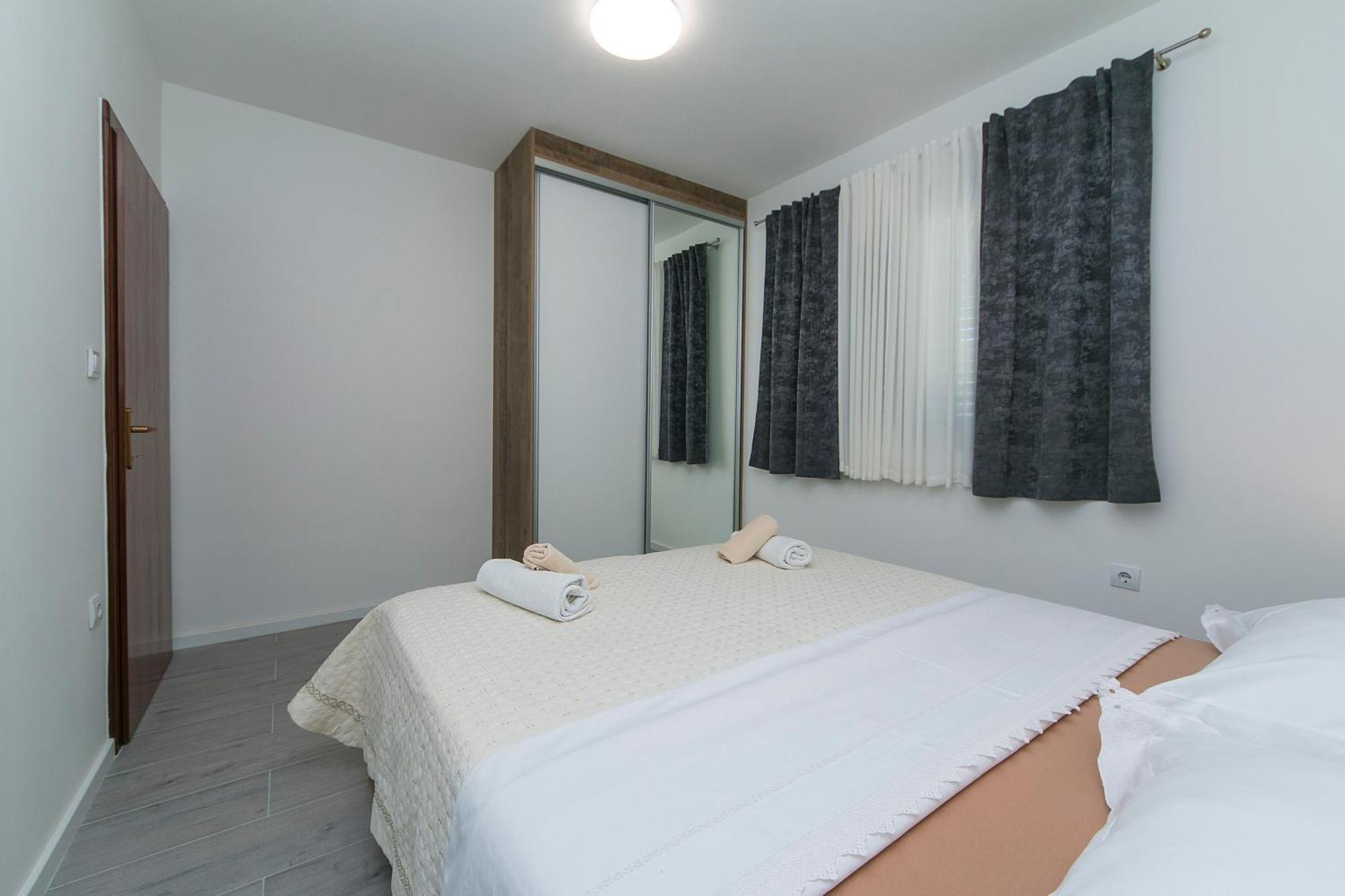 Apartma Roso *
