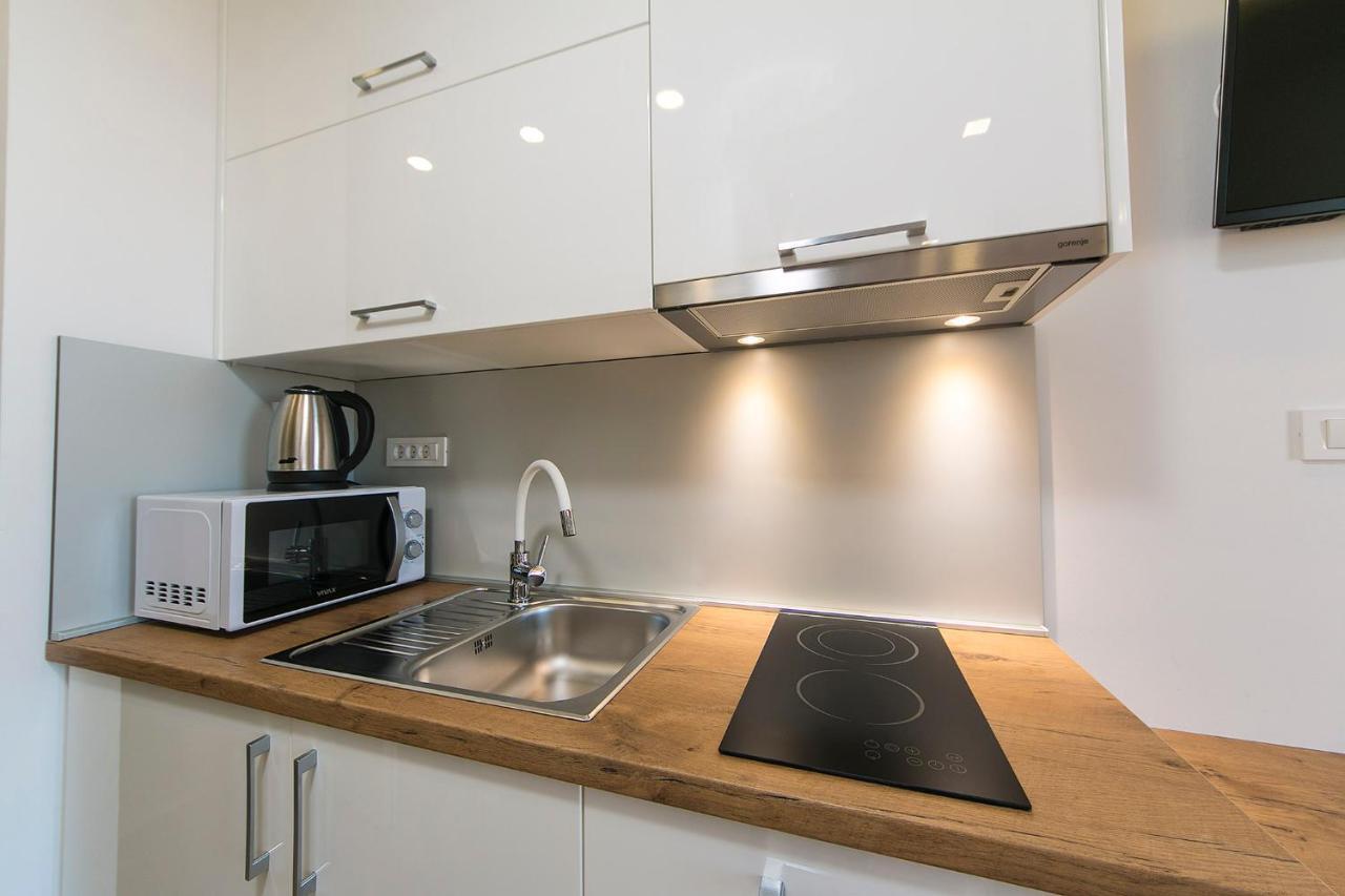 Apartma Roso *